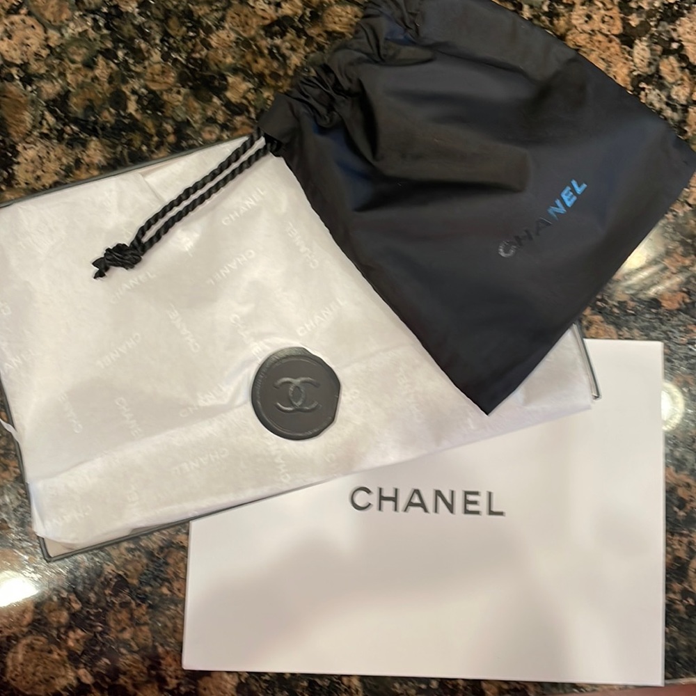 Chanel packaging